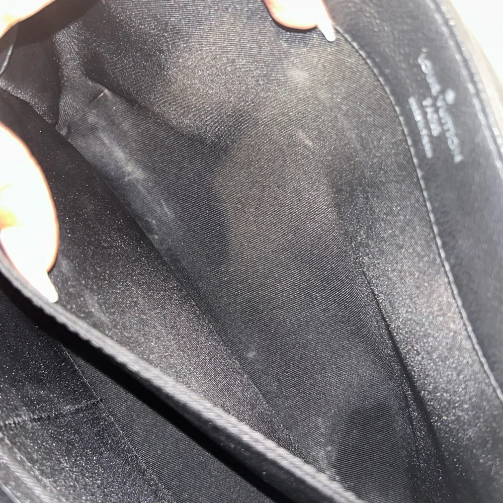 Louis Vuitton Black‎ Calfskin LockMe